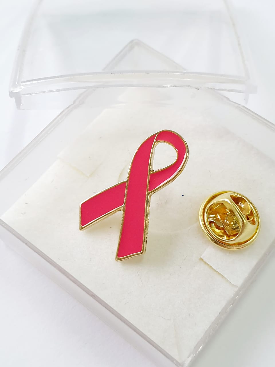 Pin em Metal Recortado