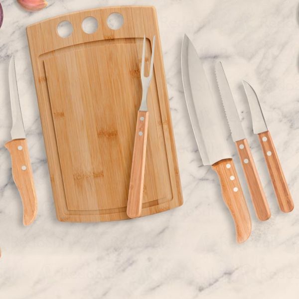 Kit Churrasco Personalizado com 5 Peças e Tábua Kit Churrasco Personalizado com 5 Peças e Tábua