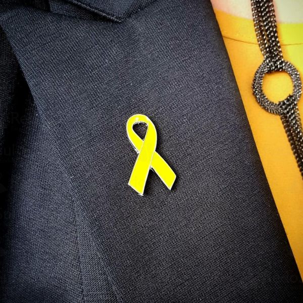 Pin em Metal Recortado