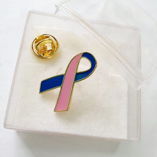 Pin em Metal Recortado